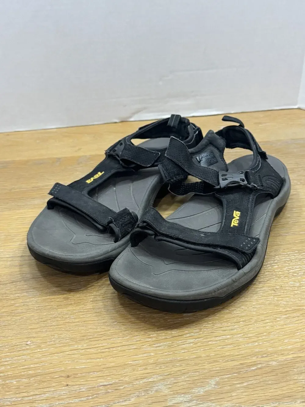 Men's Teva Holliway Sandals Size 11